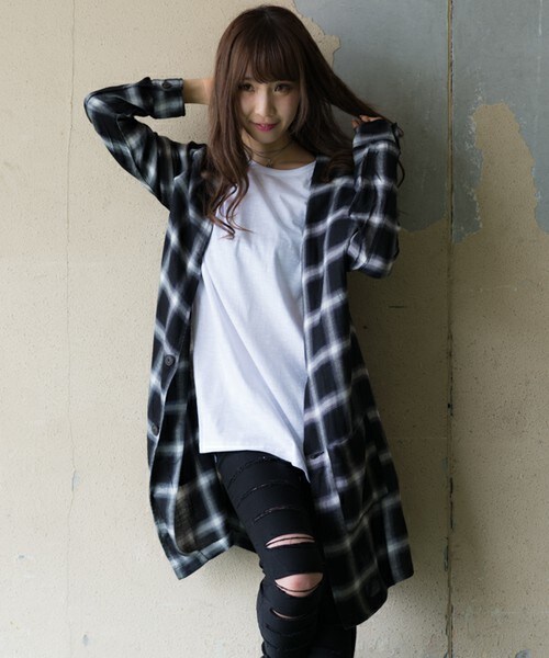 CASPER JOHN AIVER(キャスパージョンアイバー)の「CASPER JOHN AIVER ロングノーカラーコート(チェスターコート・メンズ・ホワイト系その他/ブラック/ブラック系その他/グレー/ベージュ系その他/グリーン系その他/ネイビー/ブルー系その他/チェック・MEDIUM/LARGE)」の4枚目の写真