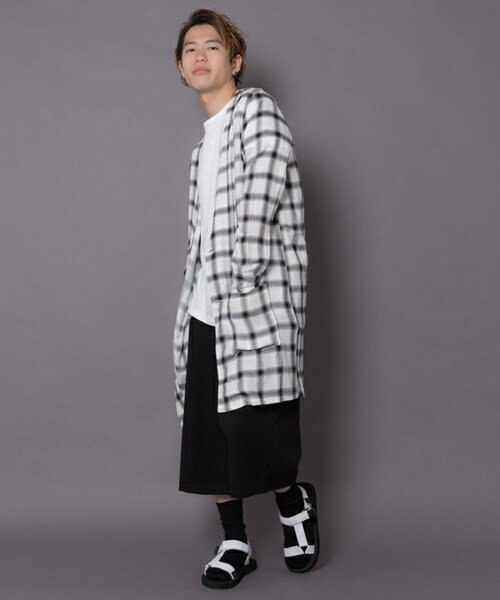 CASPER JOHN AIVER(キャスパージョンアイバー)の「CASPER JOHN AIVER ロングノーカラーコート(チェスターコート・メンズ・ホワイト系その他/ブラック/ブラック系その他/グレー/ベージュ系その他/グリーン系その他/ネイビー/ブルー系その他/チェック・MEDIUM/LARGE)」の11枚目の写真