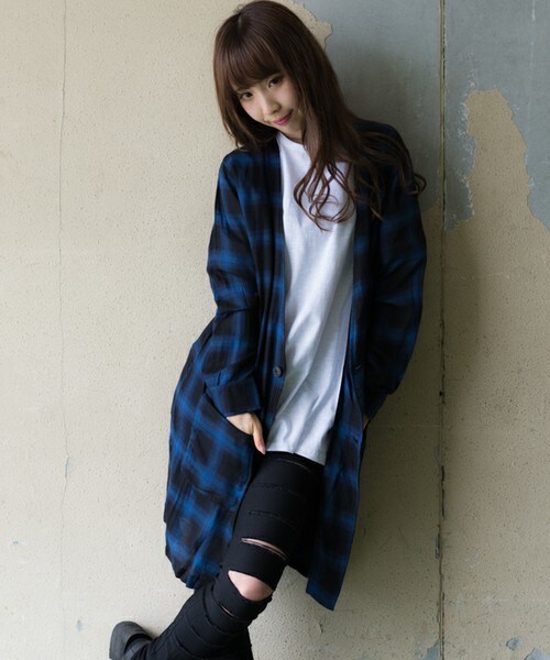 CASPER JOHN AIVER(キャスパージョンアイバー)の「CASPER JOHN AIVER ロングノーカラーコート(チェスターコート・メンズ・ホワイト系その他/ブラック/ブラック系その他/グレー/ベージュ系その他/グリーン系その他/ネイビー/ブルー系その他/チェック・MEDIUM/LARGE)」の9枚目の写真