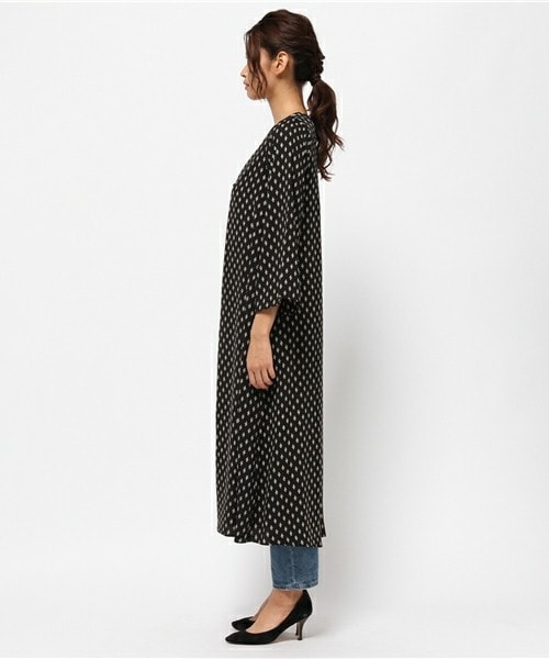 archives（アルシーヴ）の「小紋柄ガウン（ワンピース・レディース・オフホワイト/ブラック/ネイビー・MEDIUM）」の5枚目の写真