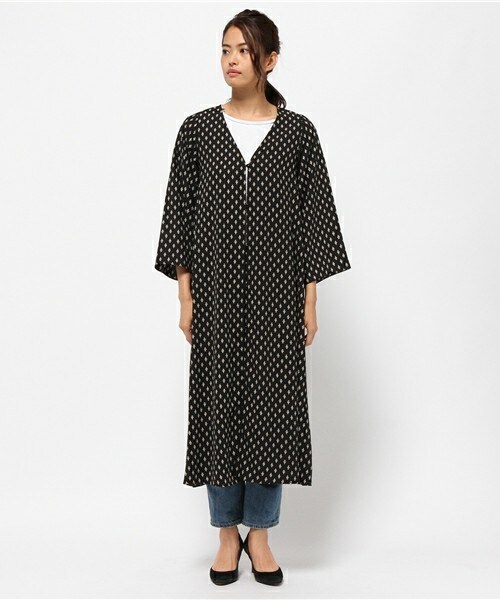 archives（アルシーヴ）の「小紋柄ガウン（ワンピース・レディース・オフホワイト/ブラック/ネイビー・MEDIUM）」の4枚目の写真