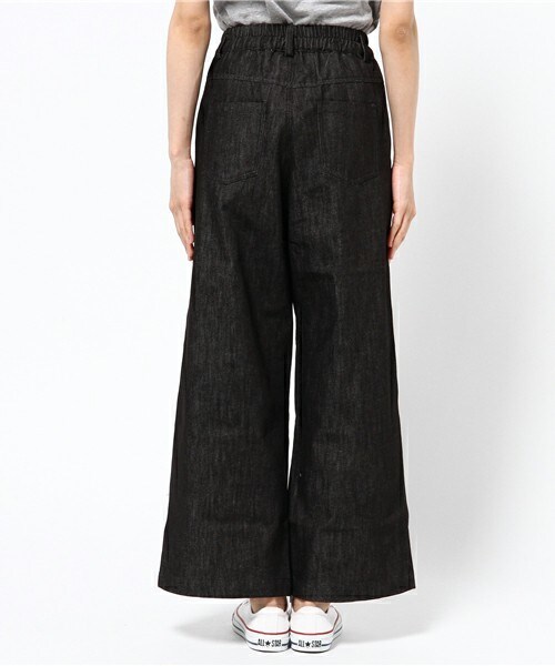 archives(アルシーヴ)の「デニムワイドパンツ(デニムパンツ・レディース・ブラック/ネイビー・MEDIUM)」の5枚目の写真