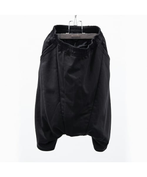 JULIUS（ユリウス）の「Seamed crotch pants（その他パンツ・レディース・DUST/BLACK・1）」の2枚目の写真