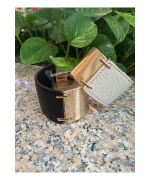 copine（コピン）の「【本格牛革ブレスレット】リアルレザーゴールド太バングル（バングル/リストバンド・レディース・その他）」の2枚目の写真