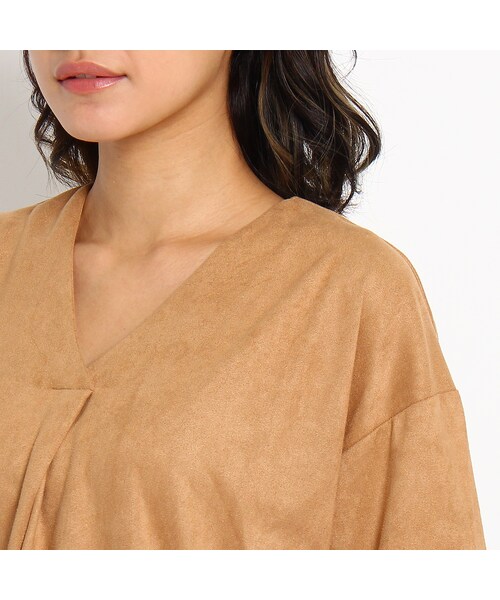 OZOC（オゾック）の「スエード風シャツ（トップス・レディース・キャメル/ブラック/レンガ・その他）」の7枚目の写真