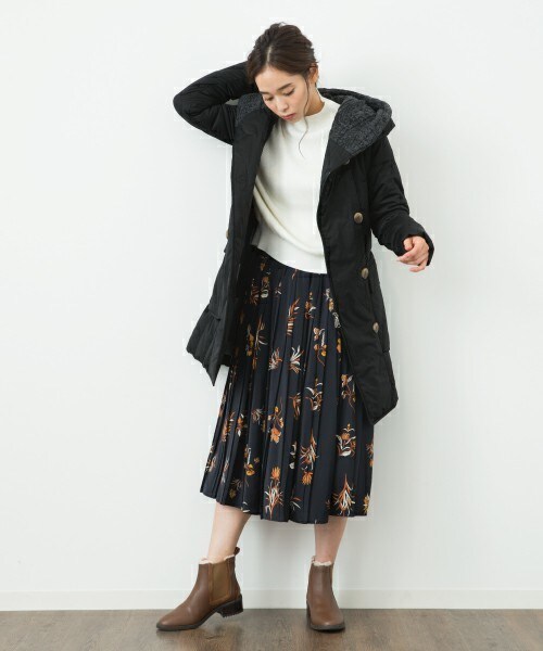 YOSOOU（ヨソオウ）の「【粧う/YOSOOU/ヨソオウ】Big Hood Coat（ダウンジャケット/コート・レディース・ブラック/チャコールグレー/ベージュ・2/3）」の4枚目の写真