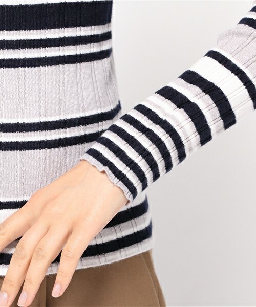 archives（アルシーヴ）の「マルチボーダープルオーバー（ニット/セーター・レディース・オフホワイト/グレー/ネイビー・MEDIUM）」の8枚目の写真