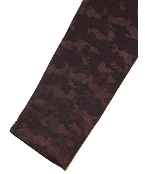 Luv maison（ラブメゾン）の「ジャガード・カモVネックロンTEE（トップス・メンズ・ブラック/ホワイト/ワイン・M/L）」の20枚目の写真