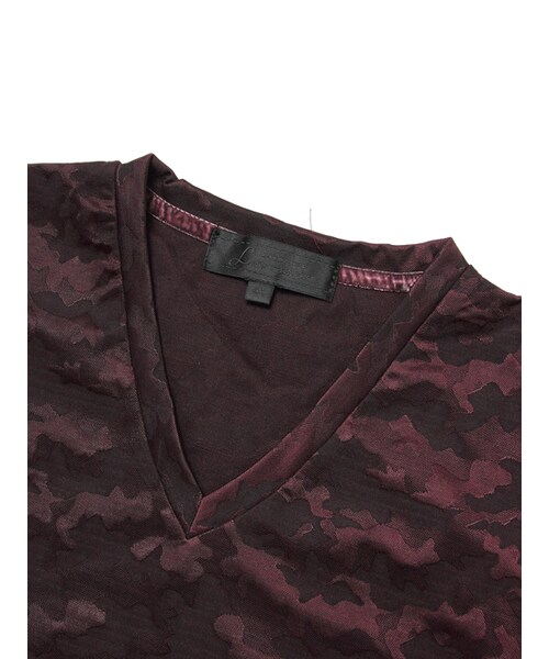Luv maison（ラブメゾン）の「ジャガード・カモVネックロンTEE（トップス・メンズ・ブラック/ホワイト/ワイン・M/L）」の19枚目の写真