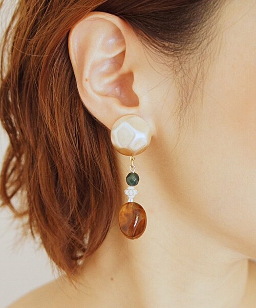 PAULOWNIA（ポロウニア）の「ヴィンテージ（ピアス（両耳用）・レディース・ホワイト・Free）」の4枚目の写真