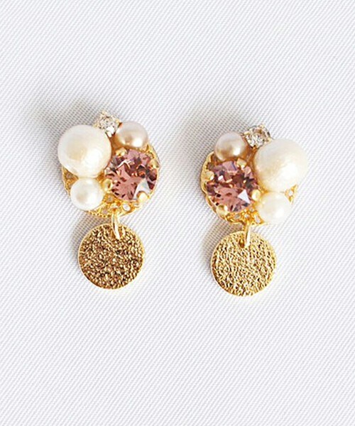 PAULOWNIA（ポロウニア）の「ミニビジューコイン（ピアス（両耳用）・レディース・ベージュ/ピンク/ブラック/ネイビー・Free）」の4枚目の写真