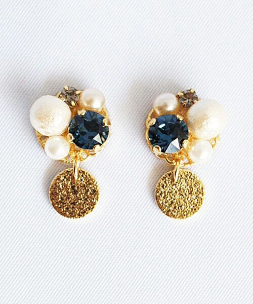 PAULOWNIA（ポロウニア）の「ミニビジューコイン（ピアス（両耳用）・レディース・ベージュ/ピンク/ブラック/ネイビー・Free）」の3枚目の写真