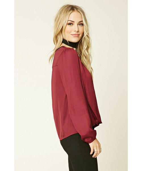 FOREVER 21（フォーエバー トゥエンティーワン）の「FOREVER 21 Contrast Satin Surplice Top（シャツ/ブラウス・レディース・White/Red/Black・S/M/L）」の10枚目の写真