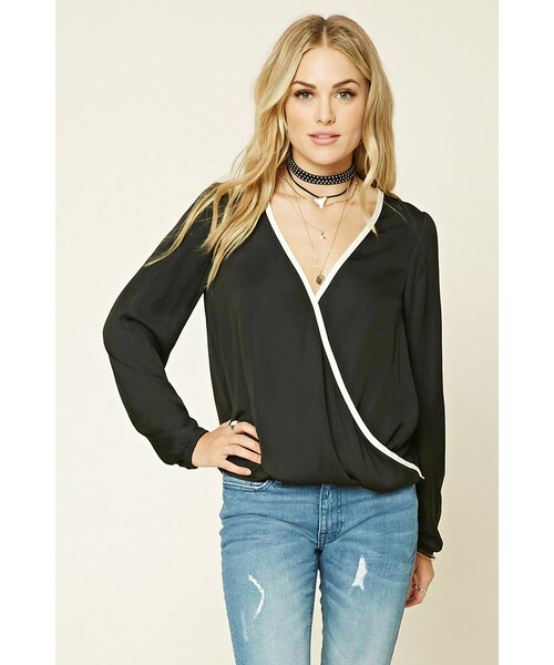 FOREVER 21（フォーエバー トゥエンティーワン）の「FOREVER 21 Contrast Satin Surplice Top（シャツ/ブラウス・レディース・White/Red/Black・S/M/L）」の7枚目の写真