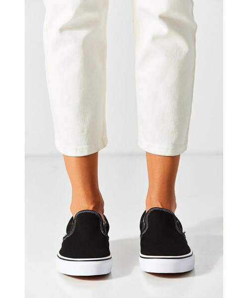 VANS(バンズ)の「Vans Classic Slip-On Sneaker(スニーカー・レディース・Black/Blue/White・W 10/M 8.5/W 6/M 4.5/W 7.5/M 6/W 7/M 5.5/W 8.5/M 7/W 8/M 6.5/W 9/M 7.5)」の10枚目の写真