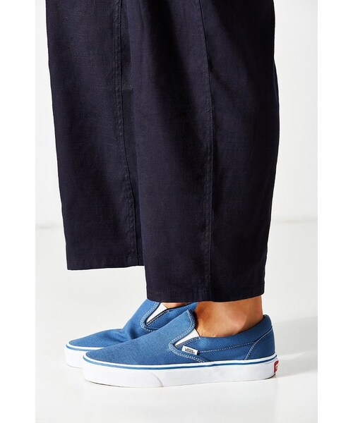 VANS(バンズ)の「Vans Classic Slip-On Sneaker(スニーカー・レディース・Black/Blue/White・W 10/M 8.5/W 6/M 4.5/W 7.5/M 6/W 7/M 5.5/W 8.5/M 7/W 8/M 6.5/W 9/M 7.5)」の6枚目の写真