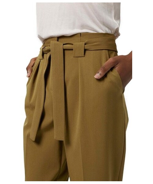 TOPSHOP（トップショップ）の「Topshop Belted Tapered Paperbag Trousers (Petite)（その他パンツ・レディース・Green・Petite 2P US (fits like 0P)）」の5枚目の写真