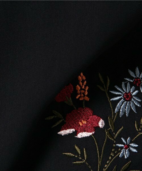 Cheek（チーク）の「花柄刺繍ノースリーブワンピース（ワンピース