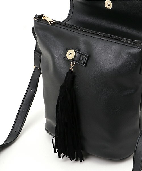 archives（アルシーヴ）の「タッセル付きバケツ型ショルダー（ショルダーバッグ・レディース・ブラック/キャメル・MEDIUM）」の5枚目の写真