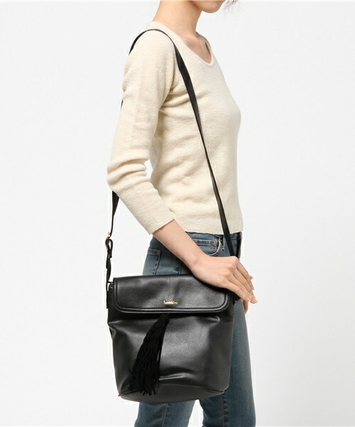 archives（アルシーヴ）の「タッセル付きバケツ型ショルダー（ショルダーバッグ・レディース・ブラック/キャメル・MEDIUM）」の10枚目の写真