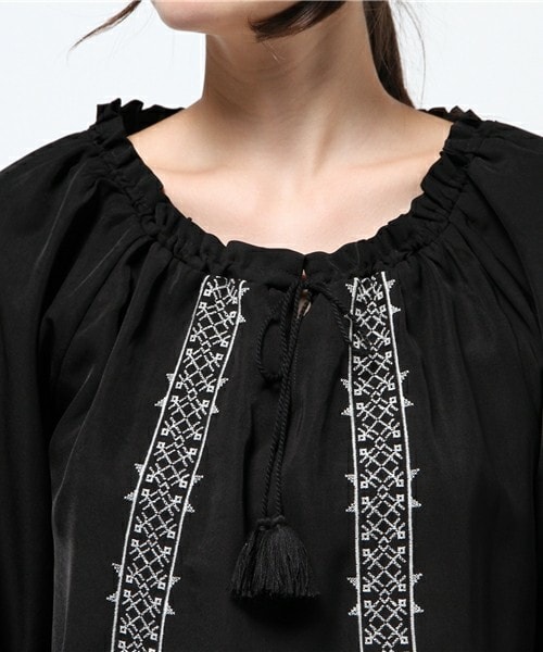 archives（アルシーヴ）の「刺繍タッセルプルオーバー（シャツ/ブラウス・レディース・ブラック/グレー/ワイン・MEDIUM）」の7枚目の写真