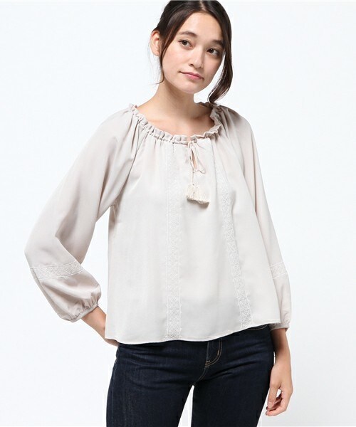 archives（アルシーヴ）の「刺繍タッセルプルオーバー（シャツ/ブラウス・レディース・ブラック/グレー/ワイン・MEDIUM）」の2枚目の写真