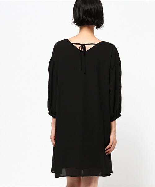 archives（アルシーヴ）の「刺繍ワンピース（ワンピース・レディース・オフホワイト/ブラック/キャメル・MEDIUM）」の6枚目の写真