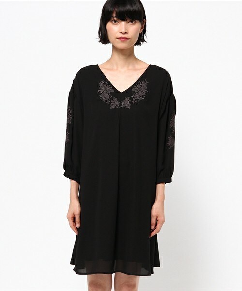 archives（アルシーヴ）の「刺繍ワンピース（ワンピース・レディース・オフホワイト/ブラック/キャメル・MEDIUM）」の4枚目の写真