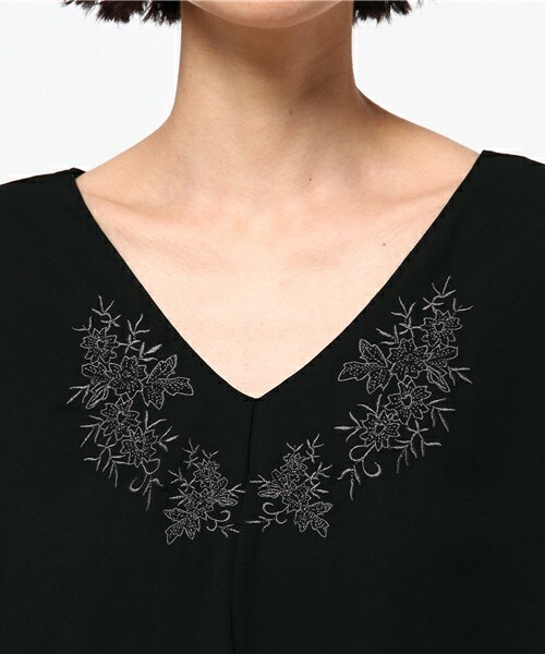 archives（アルシーヴ）の「刺繍ワンピース（ワンピース・レディース・オフホワイト/ブラック/キャメル・MEDIUM）」の8枚目の写真