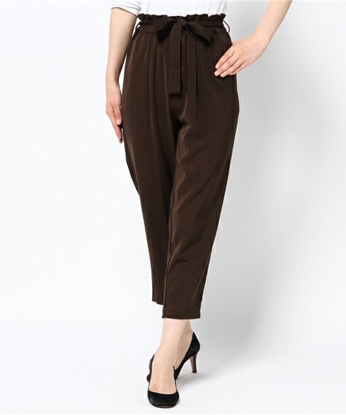 archives（アルシーヴ）の「リボンベルト付テーパードパンツ（その他パンツ・レディース・ブラック/グレー/ブラウン・MEDIUM）」の3枚目の写真