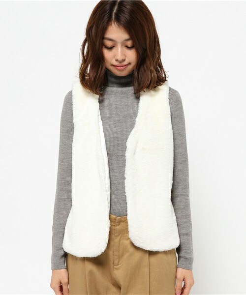 archives（アルシーヴ）の「フェイクファーベスト（その他アウター・レディース・オフホワイト/ブラック/キャメル・MEDIUM）」の4枚目の写真