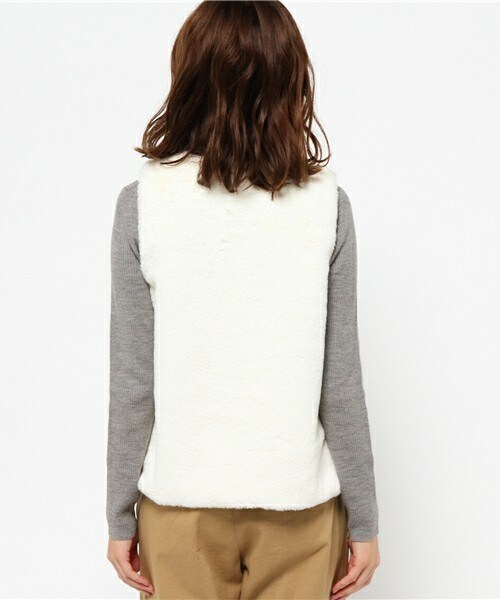 archives（アルシーヴ）の「フェイクファーベスト（その他アウター・レディース・オフホワイト/ブラック/キャメル・MEDIUM）」の6枚目の写真