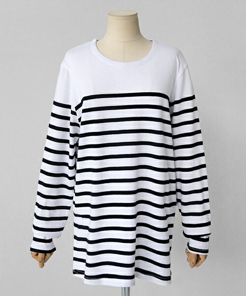 DHOLIC(ディーホリック)の「ラウンドネックモノトーンボーダーTシャツ(Tシャツ/カットソー・レディース・ホワイト/ネイビー・M/L)」の1枚目の写真