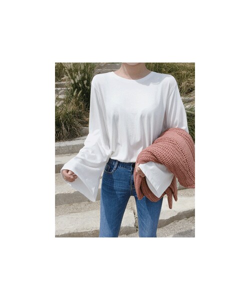 FLYMODEL(フライモデル)の「シンプルラウンドネックワイドスリーブ Tシャツ(P0000QKH)(Tシャツ/カットソー・レディース・アイボリー・FREE)」の1枚目の写真