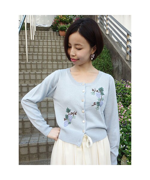 F i.n.t（フィント）の「ブドウ刺繍ニットカーディガン/F i.n.t（カーディガン/ボレロ・レディース・その他）」の4枚目の写真