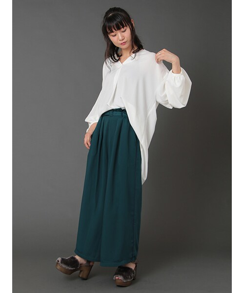 w closet(ダブルクローゼット)の「後ろリボンボリューム袖プルオーバー(トップス・レディース・オフホワイト/キャメル/ブラック・FREE)」の11枚目の写真