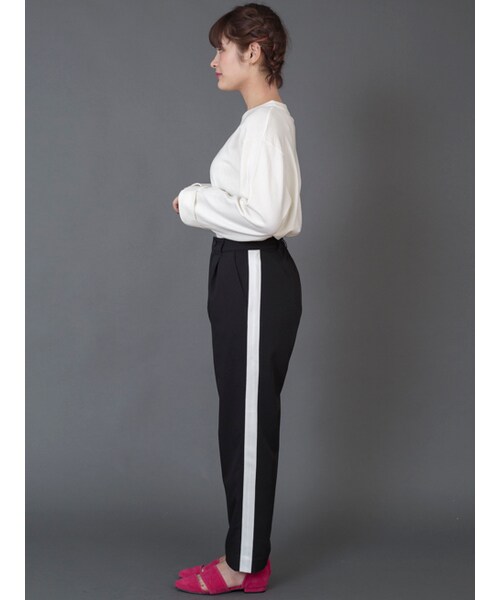 w closet（ダブルクローゼット）の「【SET FAIR対象】ツイルライン入りタックパンツ（パンツ・レディース・コーラルピンク/グレー/ブラック・FREE）」の5枚目の写真