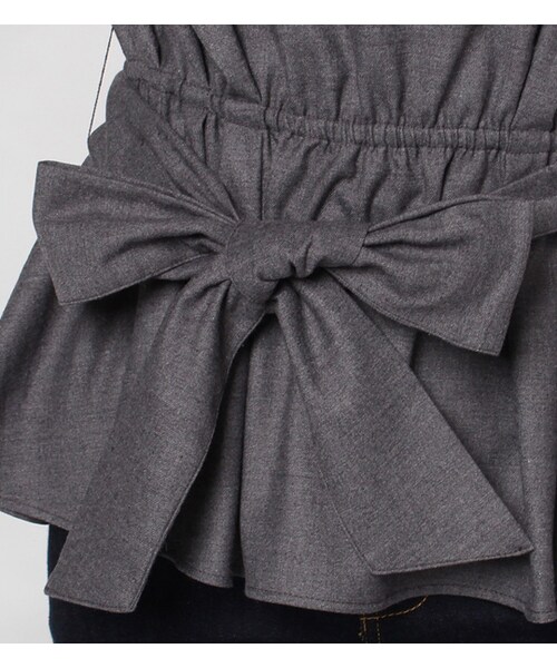 mysty woman（ミスティウーマン）の「ウエストギャザーフレアスリーブトップス（トップス・レディース・グレー/キャメル/ブラック）」の10枚目の写真