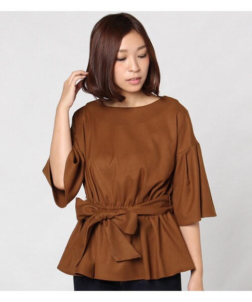 mysty woman（ミスティウーマン）の「ウエストギャザーフレアスリーブトップス（トップス・レディース・グレー/キャメル/ブラック）」の3枚目の写真