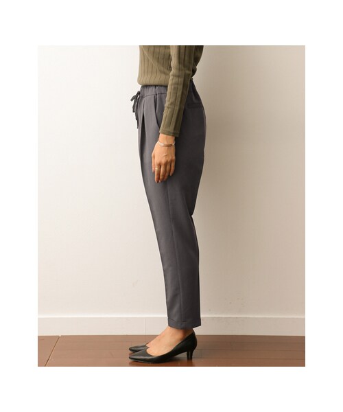 URBAN RESEARCH DOORS（アーバンリサーチドアーズ）の「TRストレッチテーパードイージーパンツ（パンツ・レディース・BLACK/BROWN/CHARCOAL・36/38）」の10枚目の写真