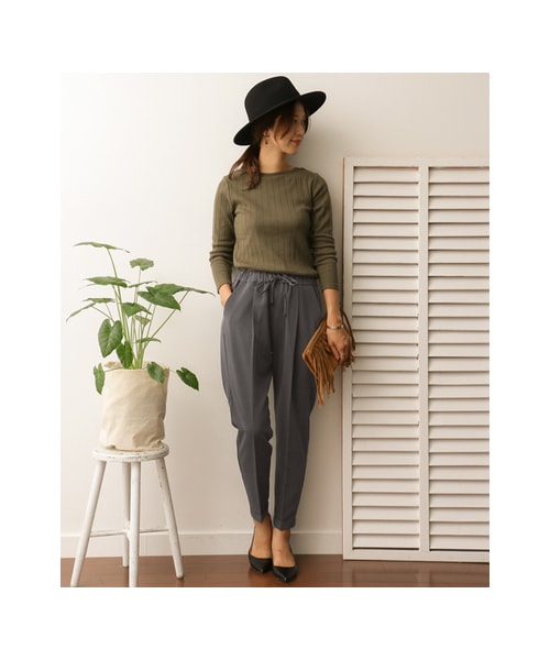 URBAN RESEARCH DOORS（アーバンリサーチドアーズ）の「TRストレッチテーパードイージーパンツ（パンツ・レディース・BLACK/BROWN/CHARCOAL・36/38）」の7枚目の写真