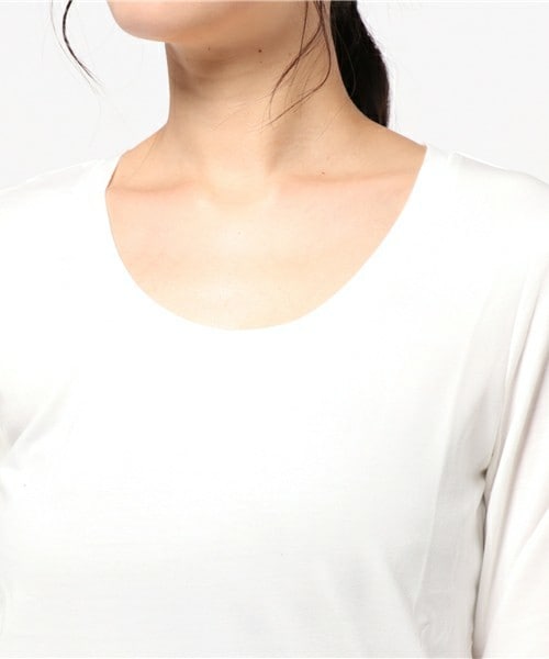 INTERPLANET WINGS（インタープラネットウィング）の「デイリーコスメUネックロンT（Tシャツ/カットソー・レディース・オフホワイト/ブラック/ネイビー・FREE）」の7枚目の写真