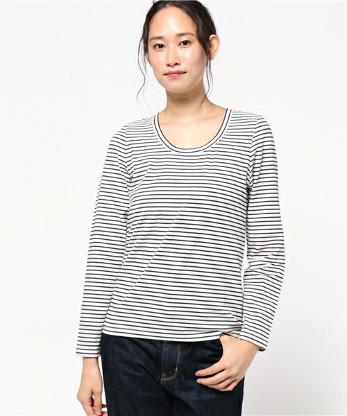 INTERPLANET WINGS（インタープラネットウィング）の「デイリーコスメUネックロンT（Tシャツ/カットソー・レディース・オフホワイト/ブラック/ネイビー・FREE）」の3枚目の写真