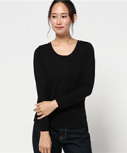 INTERPLANET WINGS（インタープラネットウィング）の「デイリーコスメUネックロンT（Tシャツ/カットソー・レディース・オフホワイト/ブラック/ネイビー・FREE）」の2枚目の写真