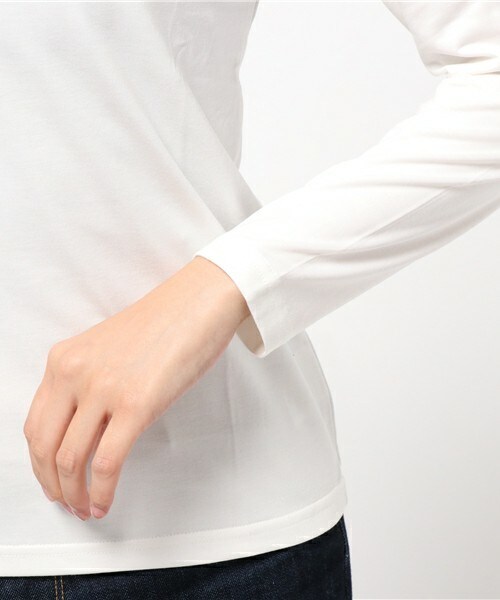 INTERPLANET WINGS（インタープラネットウィング）の「デイリーコスメUネックロンT（Tシャツ/カットソー・レディース・オフホワイト/ブラック/ネイビー・FREE）」の8枚目の写真