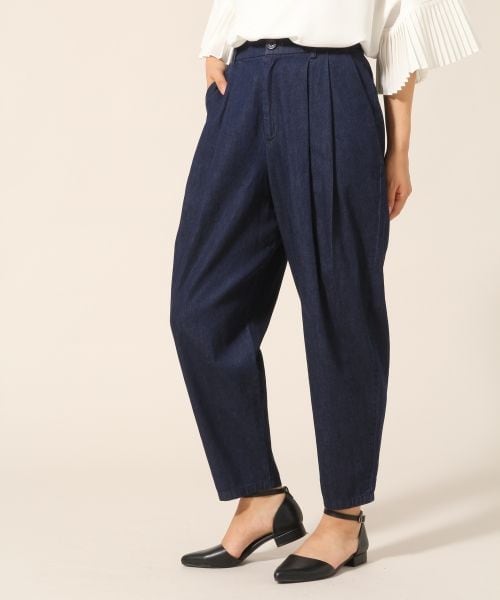 LOWRYS FARM(ローリーズファーム)の「タックボリュームクロップドパンツ(パンツ・ブラック/レッド/デニム・M/L)」の3枚目の写真