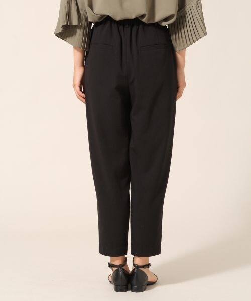 LOWRYS FARM(ローリーズファーム)の「タックボリュームクロップドパンツ(パンツ・ブラック/レッド/デニム・M/L)」の5枚目の写真