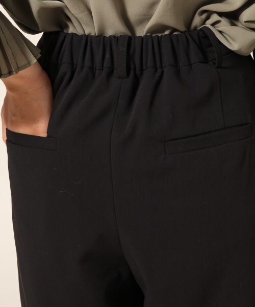 LOWRYS FARM(ローリーズファーム)の「タックボリュームクロップドパンツ(パンツ・ブラック/レッド/デニム・M/L)」の9枚目の写真