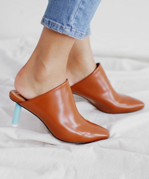 DHOLIC（ディーホリック）の「ユニークポールヒールミュール（パンプス・レディース・ブラック/ブラウン/ホワイト・225/230/235/240/245/250）」の3枚目の写真