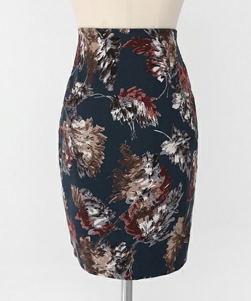 DHOLIC（ディーホリック）の「フラワーパターンタイトミニスカート（スカート・レディース・ピンクブラウン/ネイビー・S/M）」の2枚目の写真